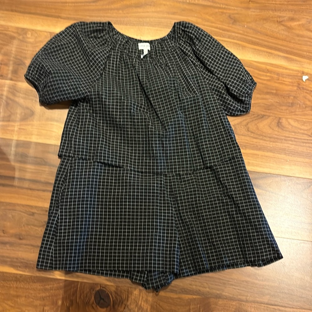Black and white shorts/short sleeves romper size XS